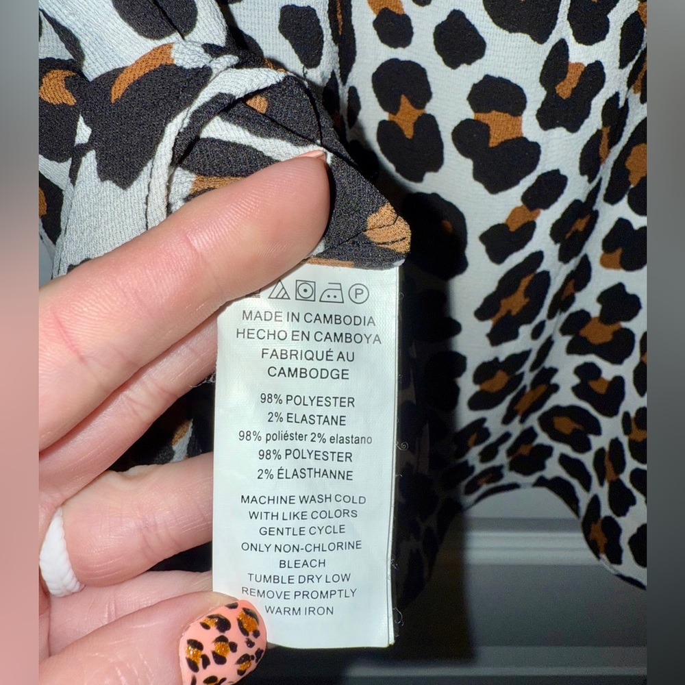 Michael Kors Leopard Print Flowy Blouse, Size Large - Picture 6 of 6